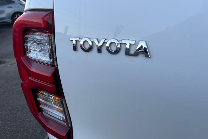 Used Toyota Hilux 2023 for sale - 76803389: Photo 19