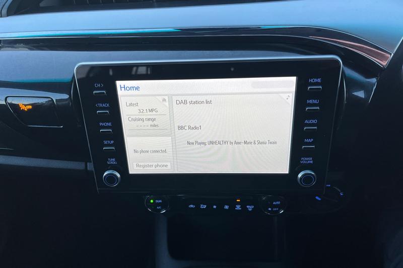 Used Toyota Hilux 2023 for sale - 76803389: Photo 31