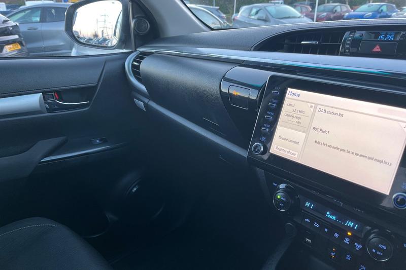 Used Toyota Hilux 2023 for sale - 76803389: Photo 34