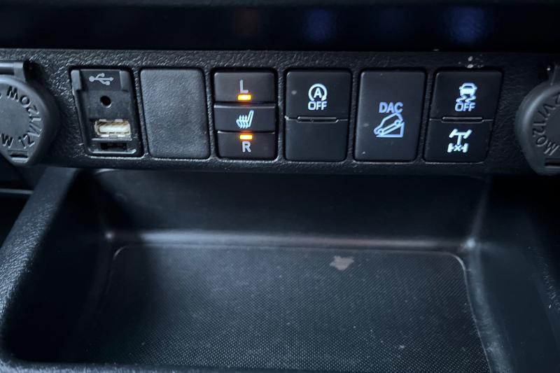 Used Toyota Hilux 2023 for sale - 76803389: Photo 38