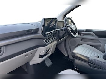 Used Ford Tourneo Custom 2025 for sale - 78463097: Photo