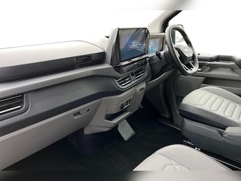 Used Ford Tourneo Custom 2025 for sale - 77124146: Photo