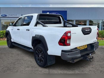 Used Toyota Hilux 2023 for sale - 78942206: Photo