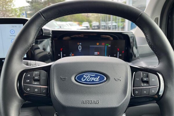 Used Ford E-Transit 2024 for sale - 74396944: Photo 18