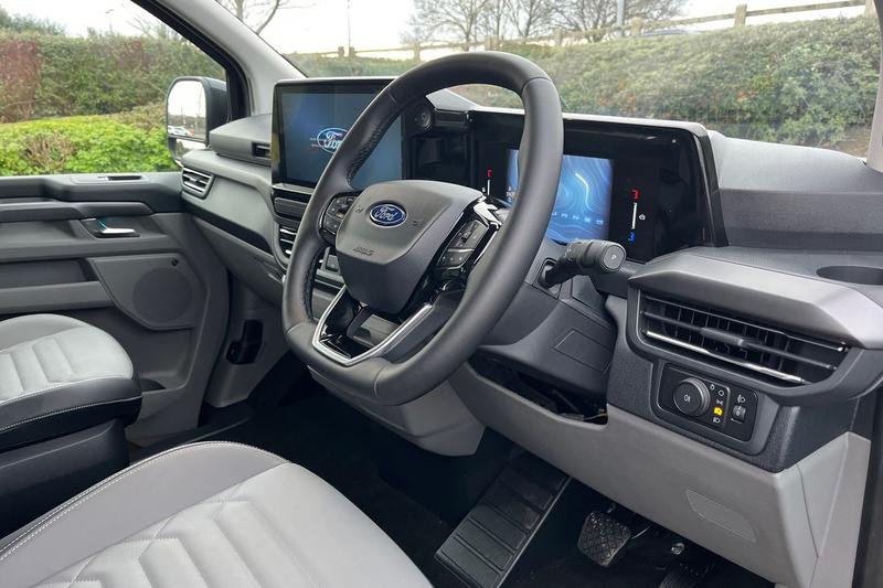 Used Ford Tourneo Custom 2025 for sale - 77354540: Photo 13