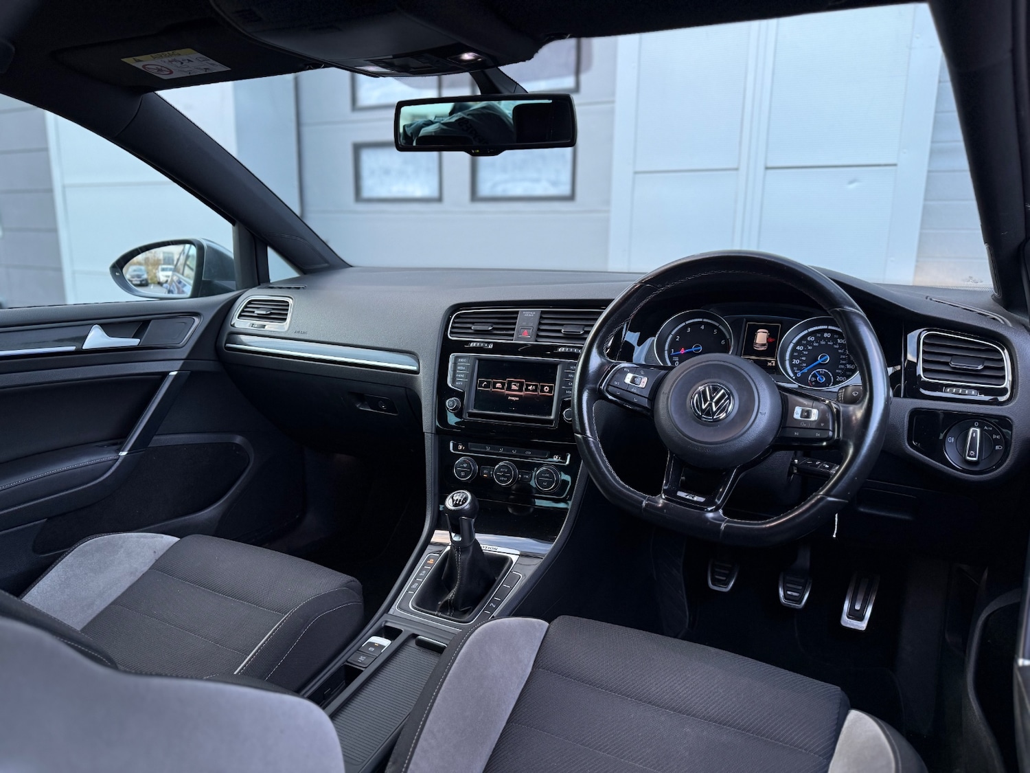 Used Volkswagen Golf 2016 for sale - 76860133: Photo 9