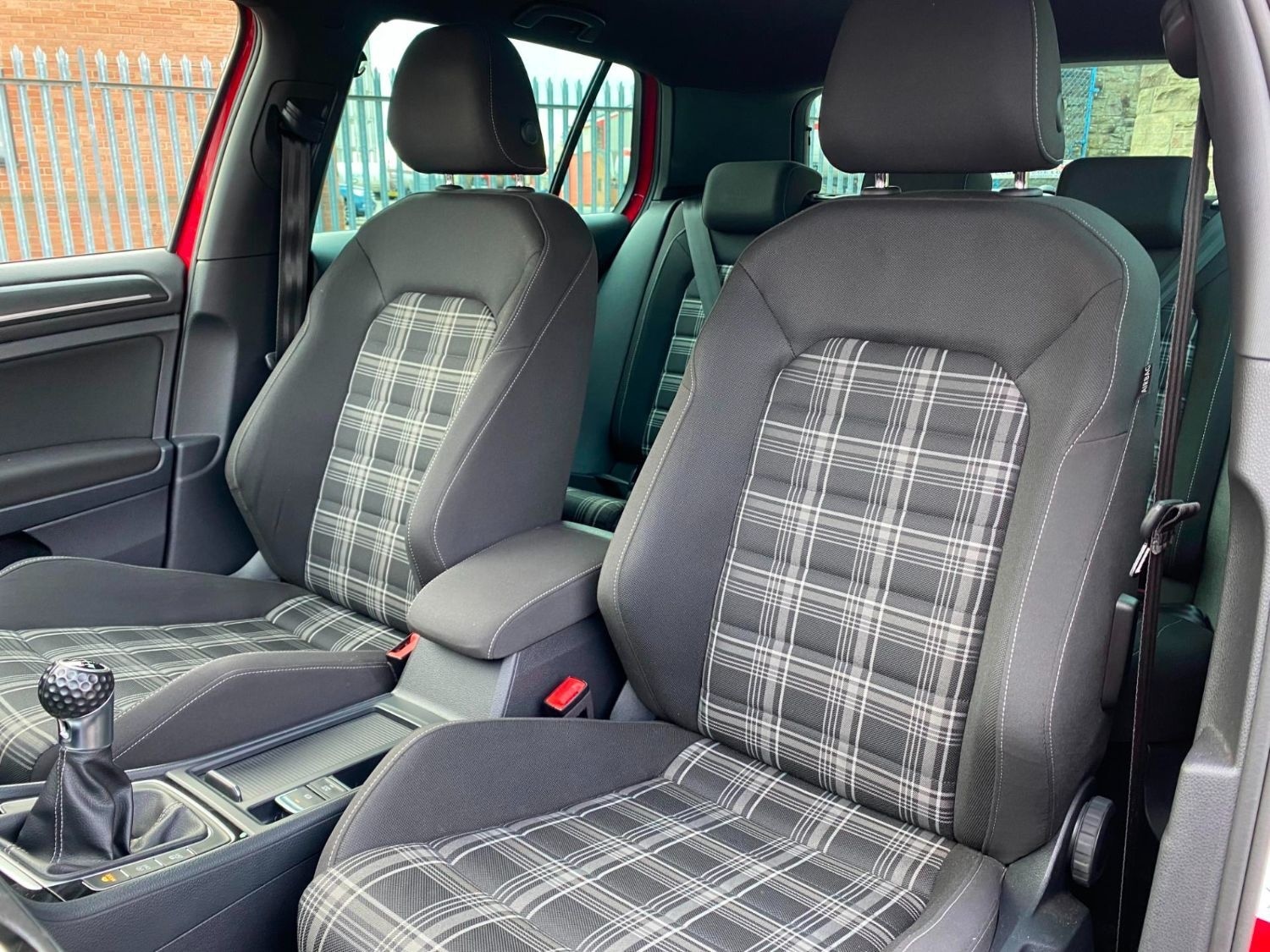 Used Volkswagen Golf 2017 for sale - 77607378: Photo 10