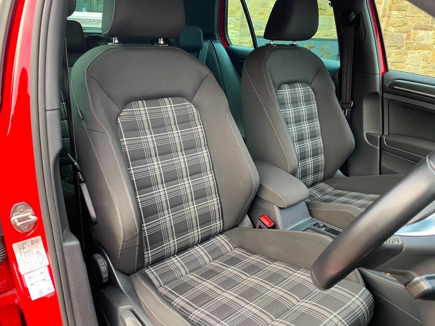 Used Volkswagen Golf 2017 for sale - 77607378: Photo 9