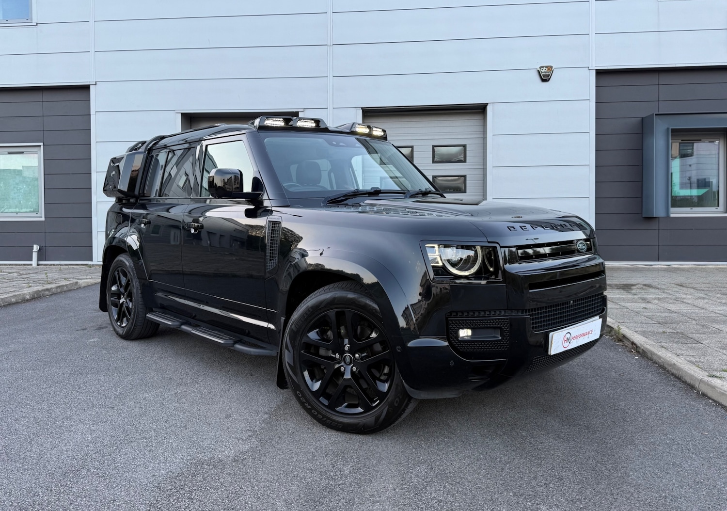 Used Land Rover Defender 2021 for sale - 78046617: Photo 1