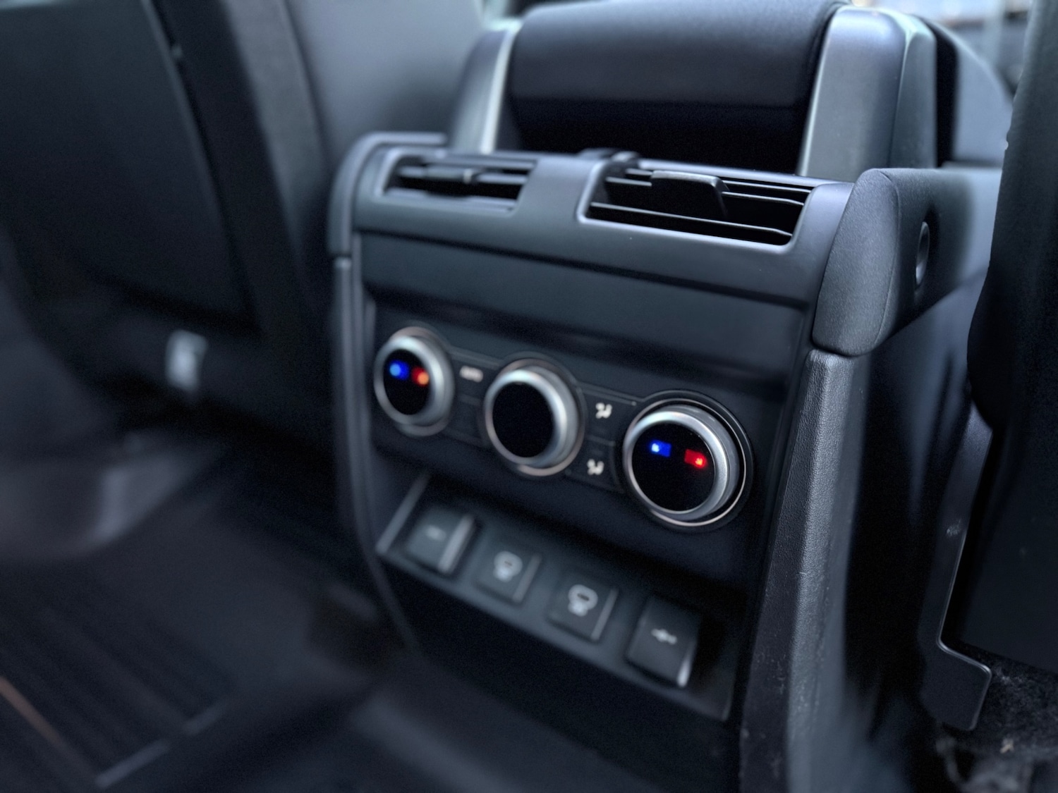 Used Land Rover Defender 2021 for sale - 78046617: Photo 11