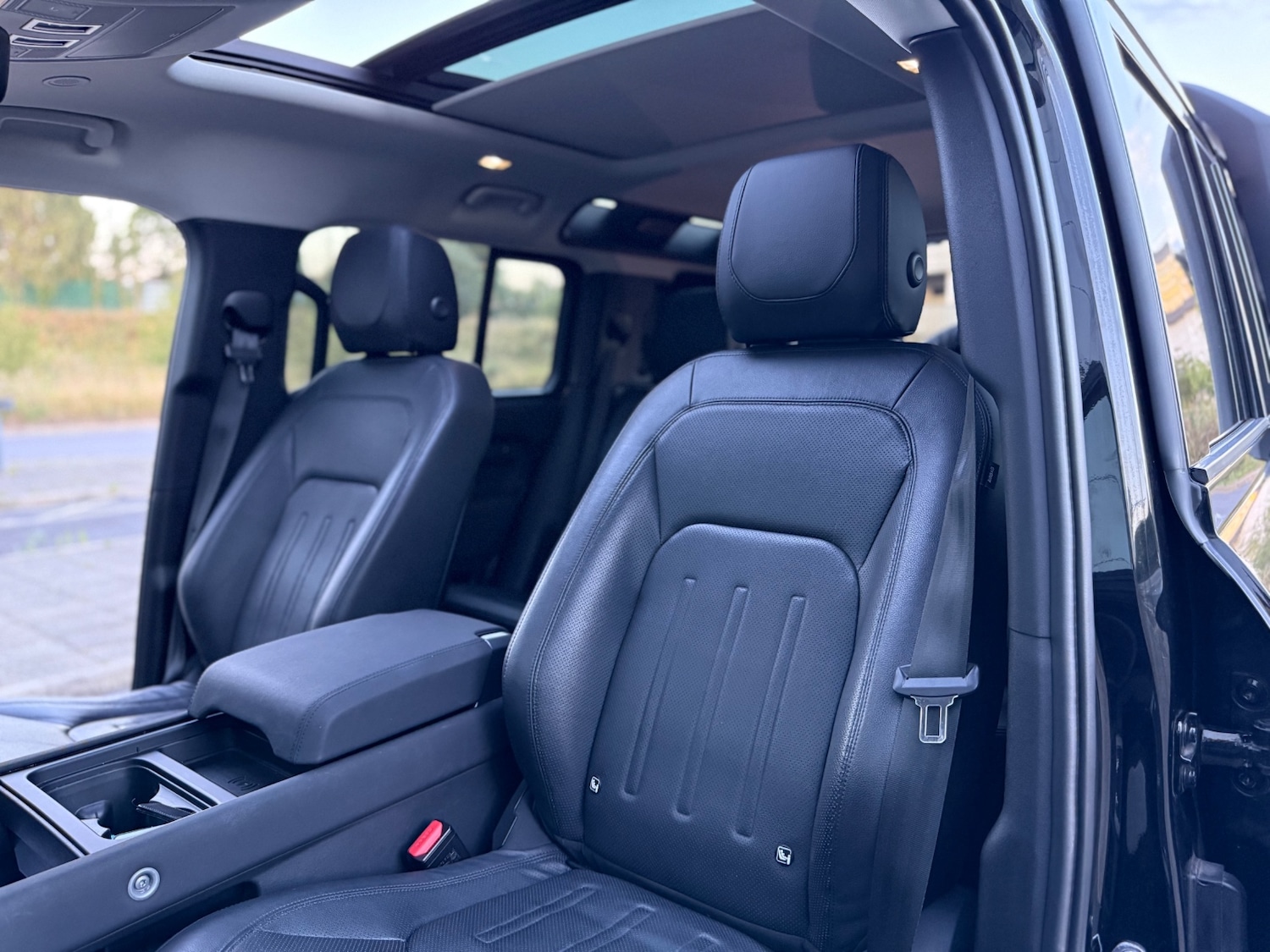 Used Land Rover Defender 2021 for sale - 78046617: Photo 21