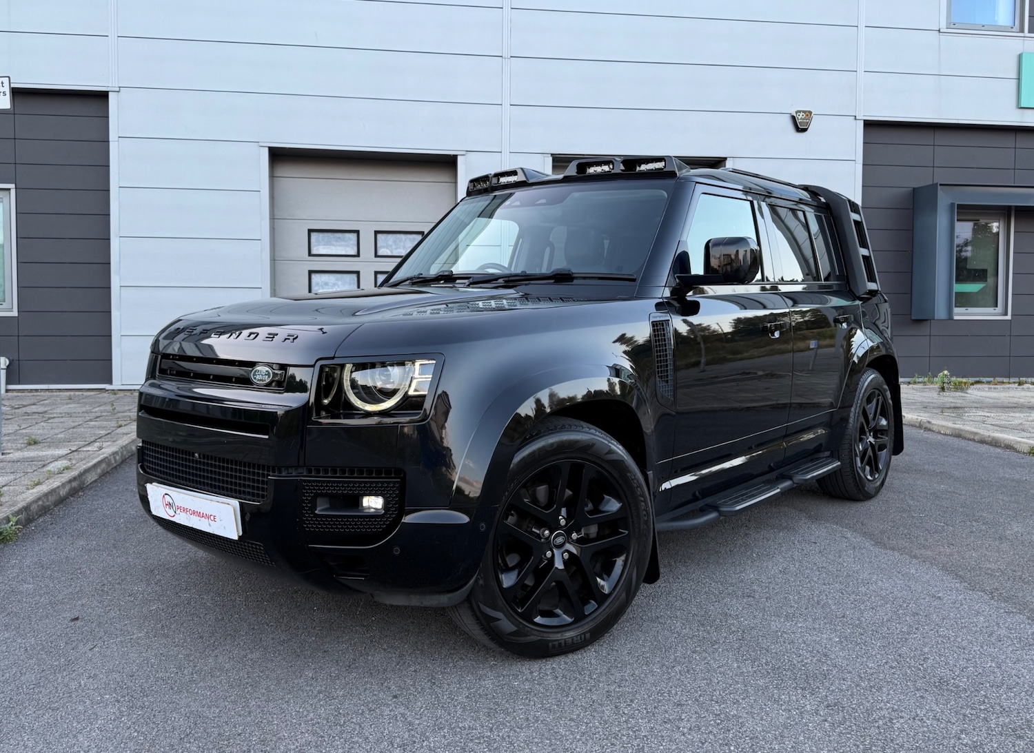 Used Land Rover Defender 2021 for sale - 78046617: Photo 3