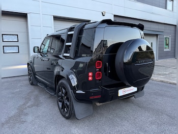 Used Land Rover Defender 2021 for sale - 79545809: Photo