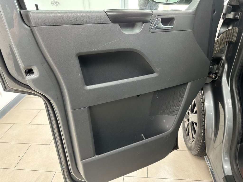 Used Volkswagen Transporter Shuttle 2015 for sale - 76923724: Photo 38