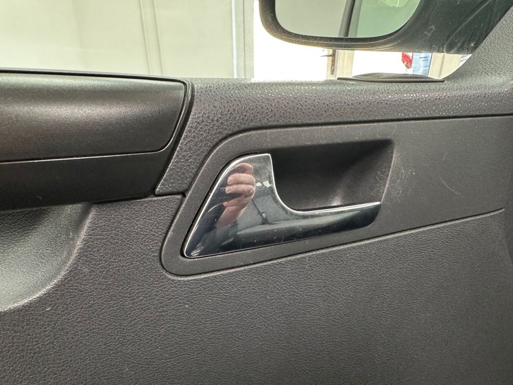 Used Volkswagen Transporter Shuttle 2015 for sale - 76923724: Photo 40