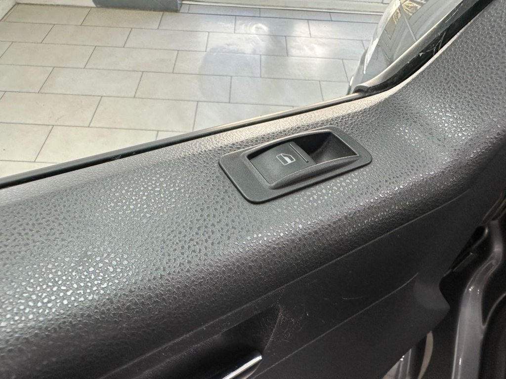 Used Volkswagen Transporter Shuttle 2015 for sale - 76923724: Photo 41