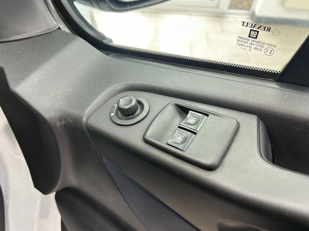 Used Vauxhall Vivaro 2015 for sale - 77849680: Photo 18