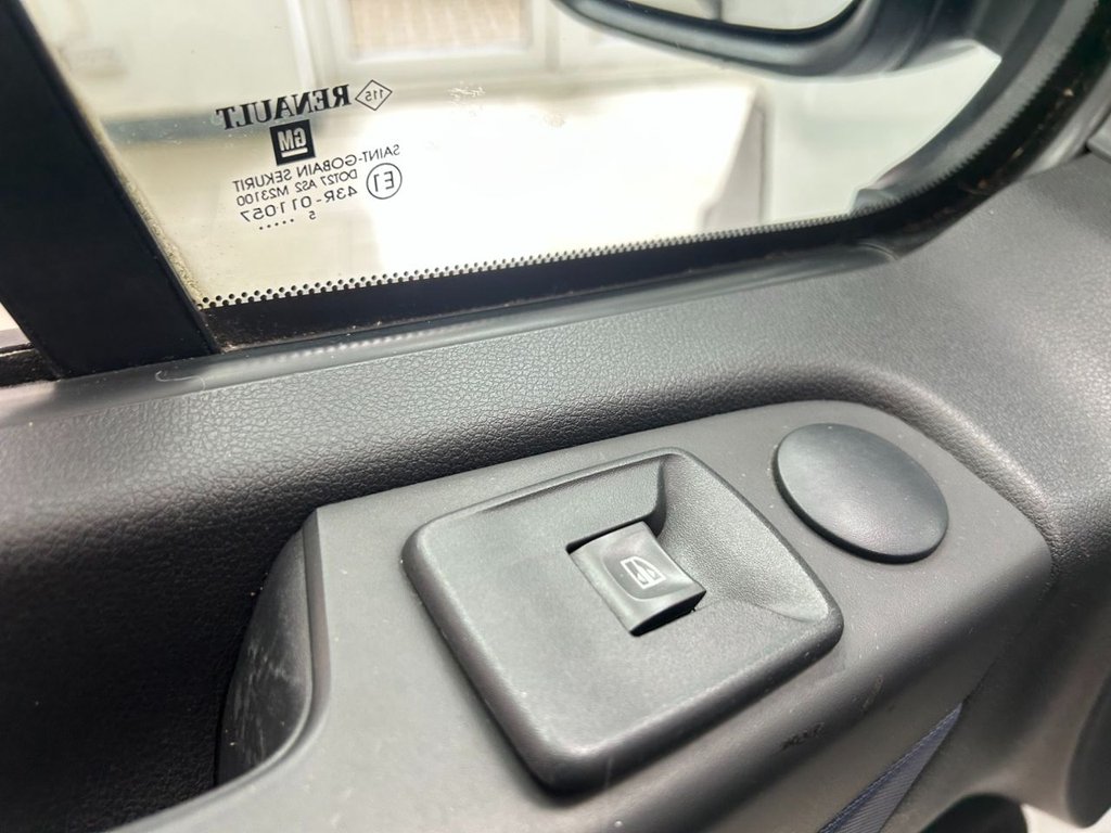 Used Vauxhall Vivaro 2015 for sale - 77849680: Photo 34