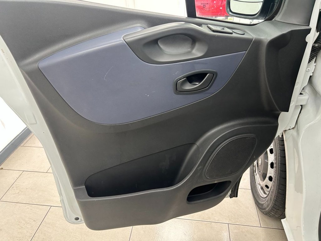 Used Vauxhall Vivaro 2015 for sale - 77849680: Photo 36