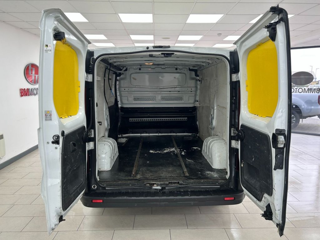 Used Vauxhall Vivaro 2015 for sale - 77849680: Photo 5