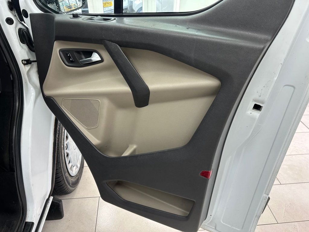 Used Ford Tourneo Custom 2017 for sale - 77706117: Photo 22