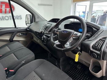 Used Ford Tourneo Custom 2017 for sale - 77706117: Photo