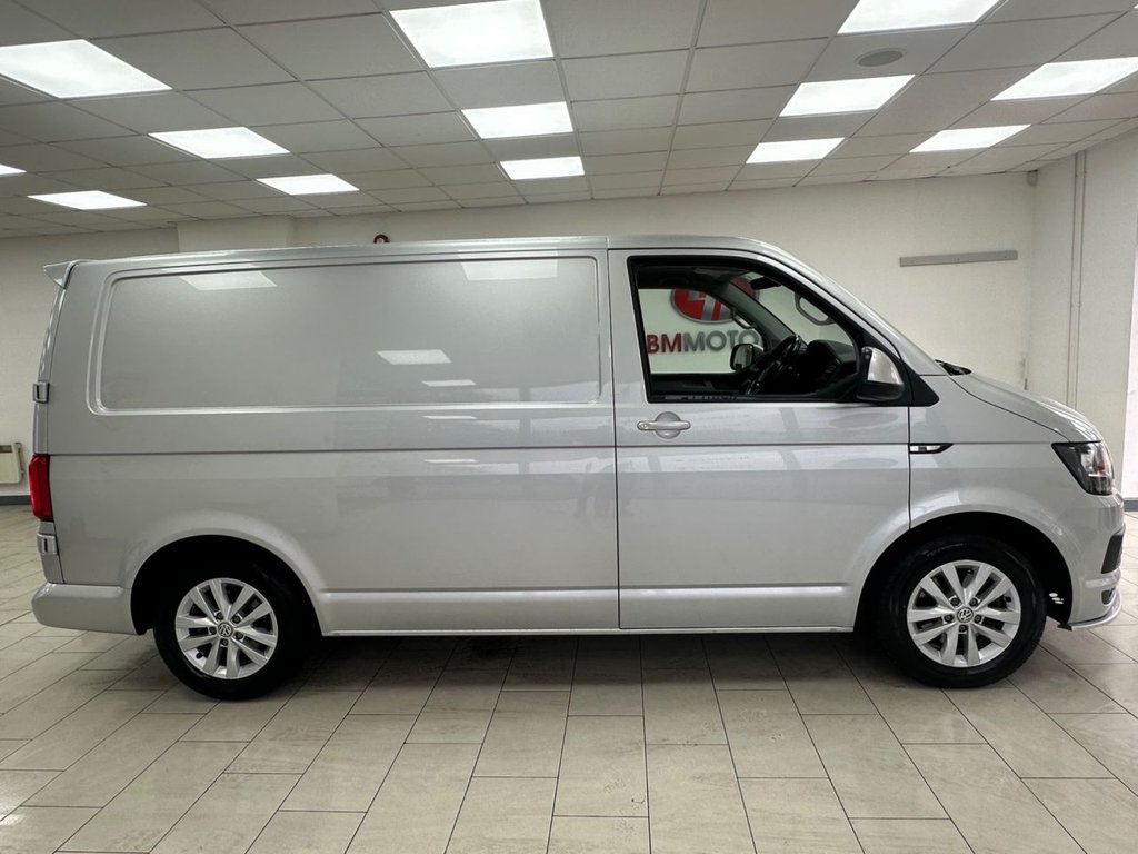Used Volkswagen Transporter 2017 for sale - 77764990: Photo 2