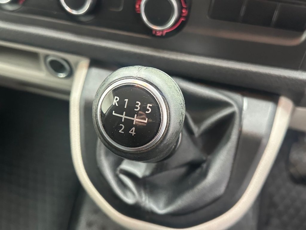 Used Volkswagen Transporter 2017 for sale - 77764990: Photo 27