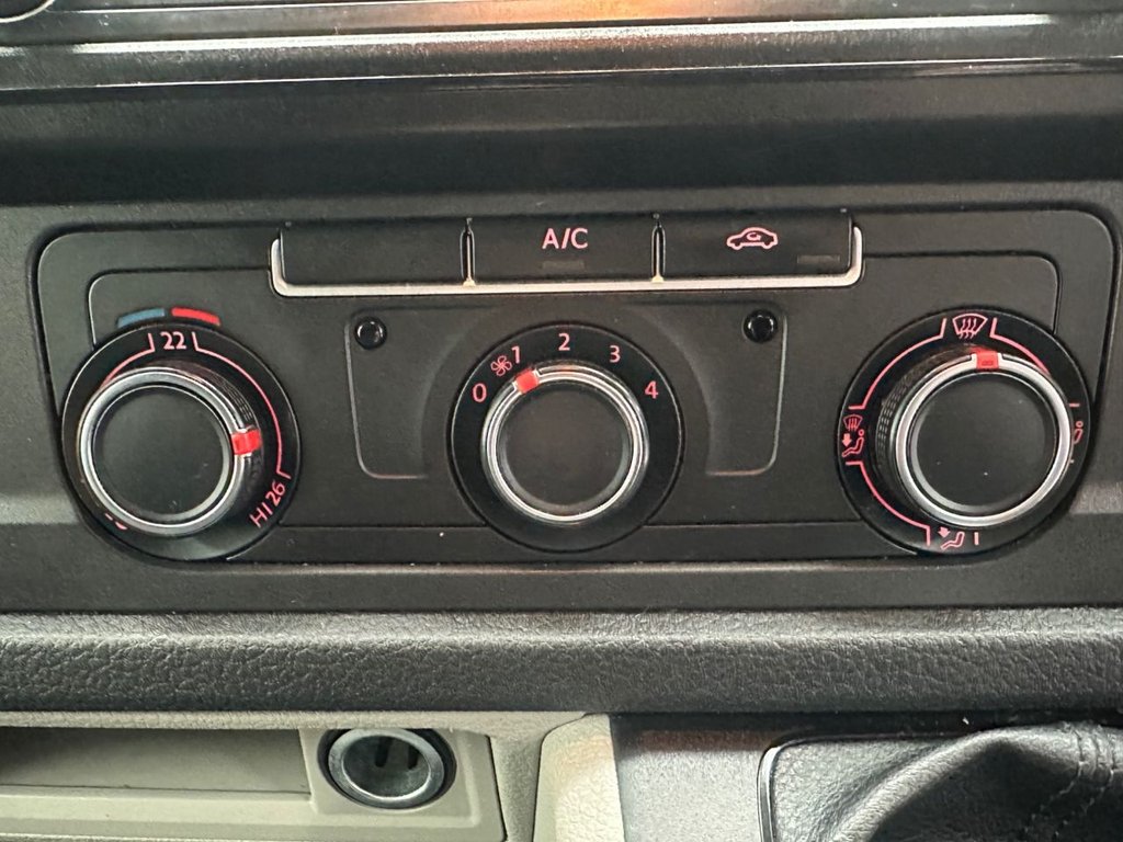 Used Volkswagen Transporter 2017 for sale - 77764990: Photo 30