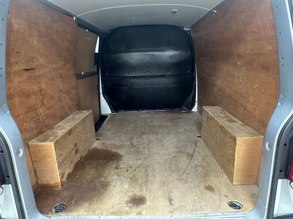 Used Volkswagen Transporter 2017 for sale - 77764990: Photo 35