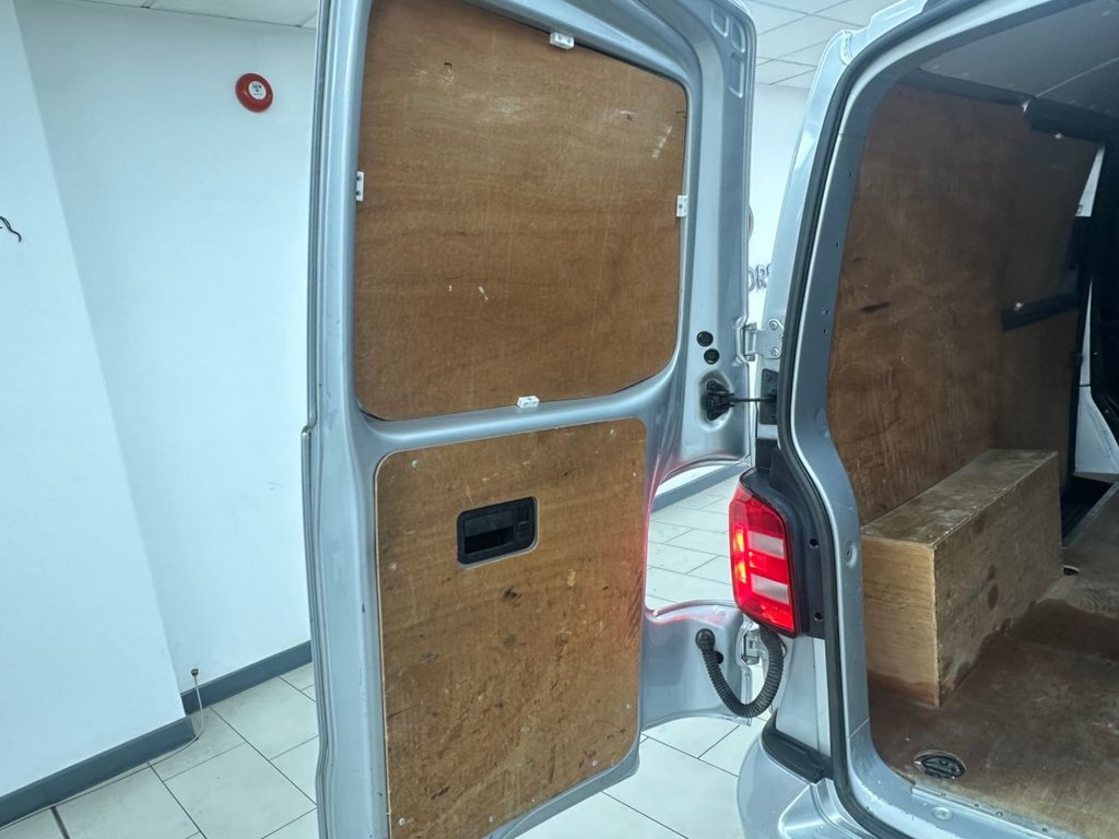 Used Volkswagen Transporter 2017 for sale - 77764990: Photo 36