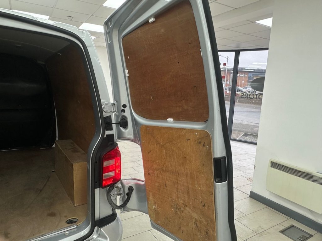 Used Volkswagen Transporter 2017 for sale - 77764990: Photo 37