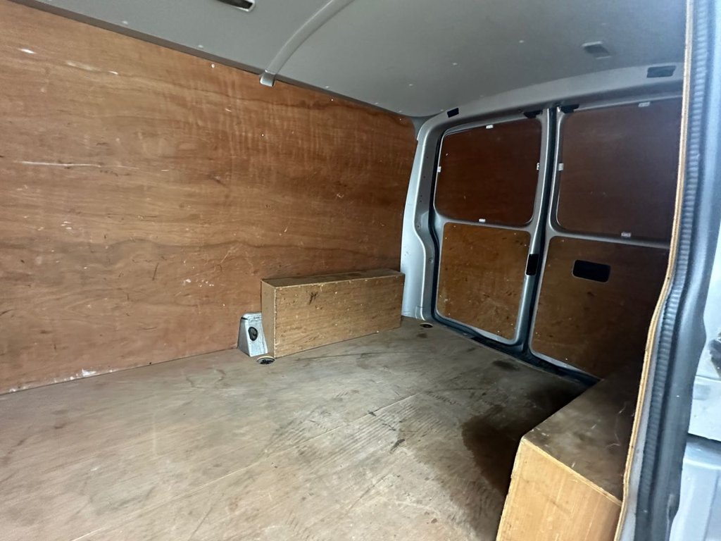 Used Volkswagen Transporter 2017 for sale - 77764990: Photo 38