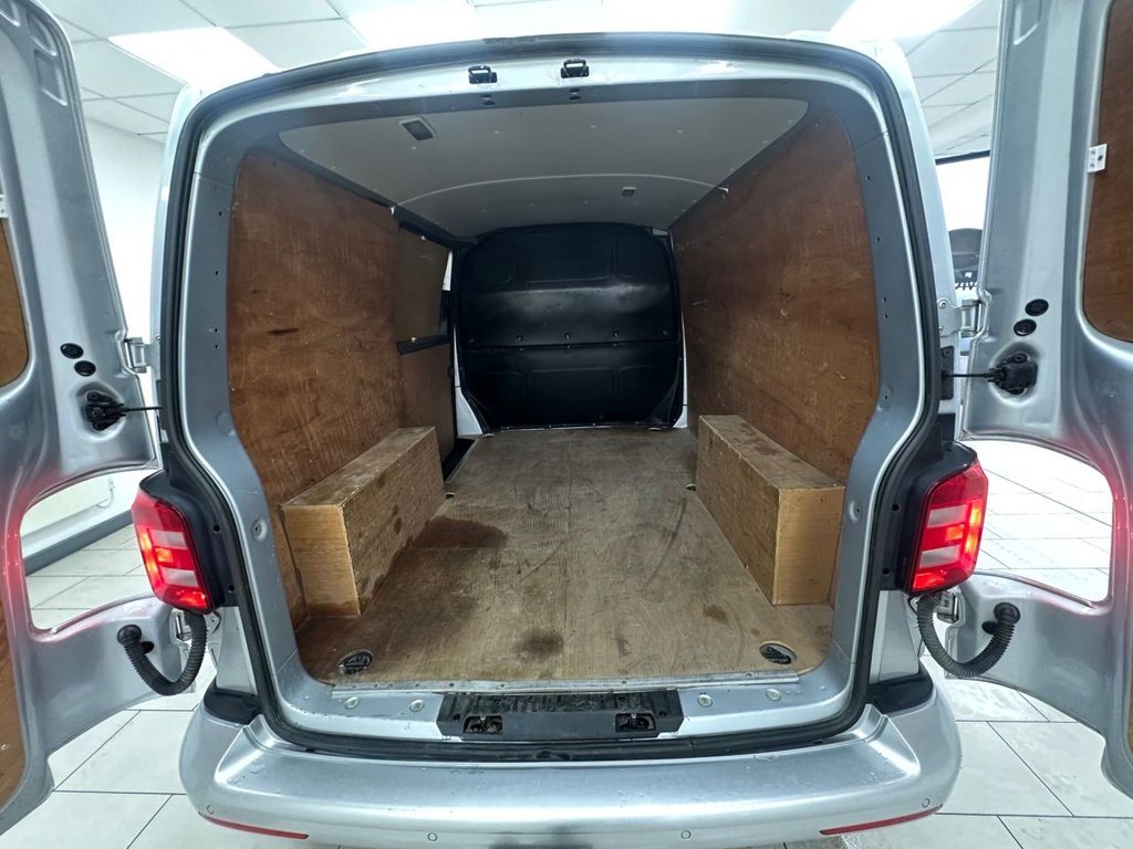 Used Volkswagen Transporter 2017 for sale - 77764990: Photo 40