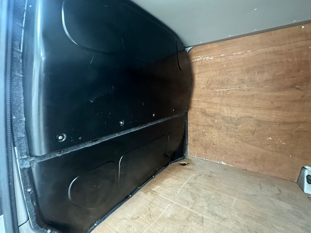 Used Volkswagen Transporter 2017 for sale - 77764990: Photo 43