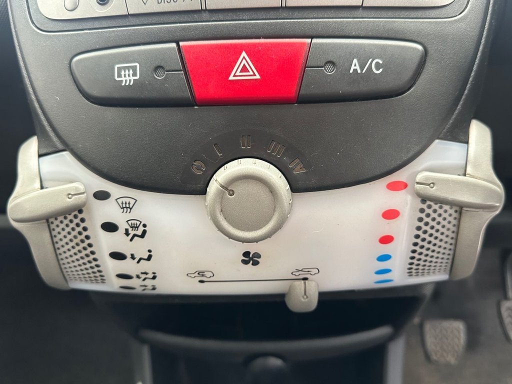 Used Toyota AYGO 2014 for sale - 77967582: Photo 22