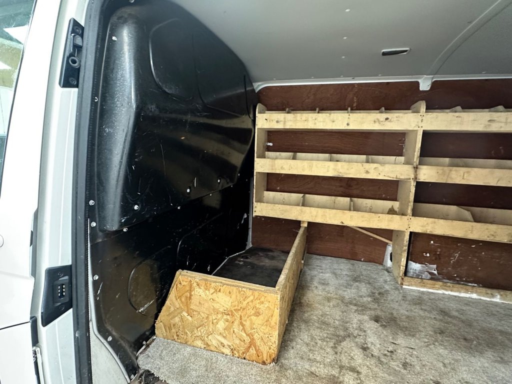 Used Volkswagen Transporter 2017 for sale - 77037689: Photo 46