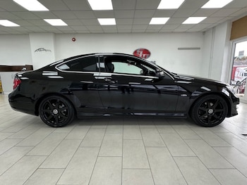 Used Mercedes-Benz C-Class 2012 for sale - 76210471: Photo
