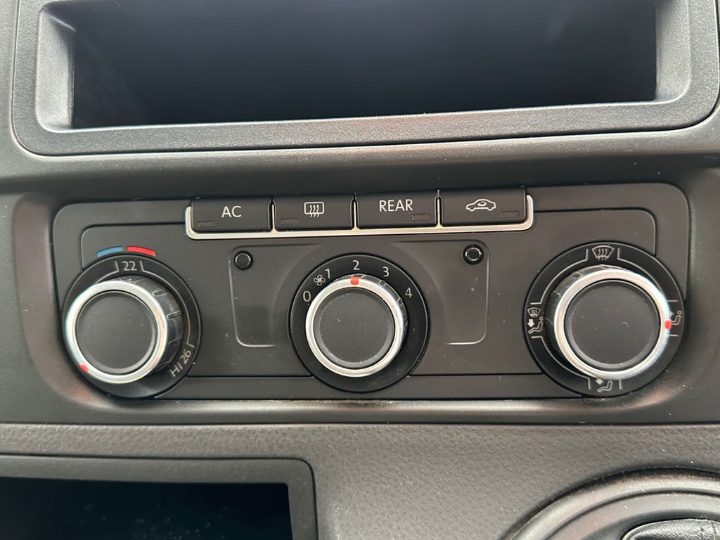 Used Volkswagen Transporter Shuttle 2010 for sale - 78110436: Photo 24