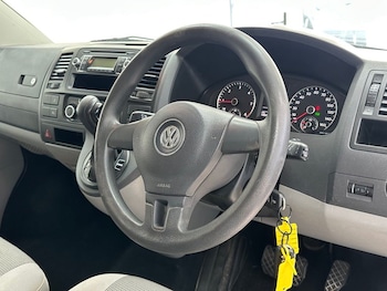 Used Volkswagen Transporter Shuttle 2010 for sale - 78110436: Photo