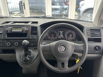 Used Volkswagen Transporter Shuttle 2010 for sale - 78110436: Photo