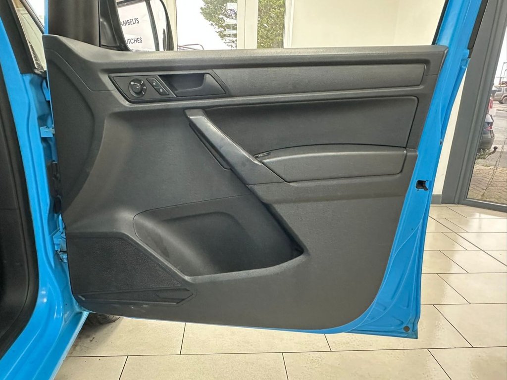 Used Volkswagen Caddy Maxi 2015 for sale - 77748352: Photo 33