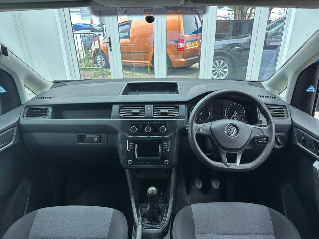 Used Volkswagen Caddy Maxi 2015 for sale - 77748352: Photo 5