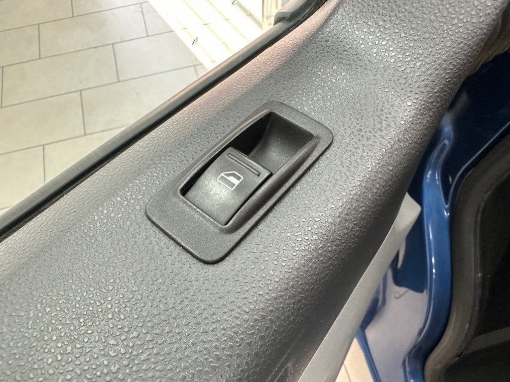 Used Volkswagen Transporter 2014 for sale - 76454221: Photo 24