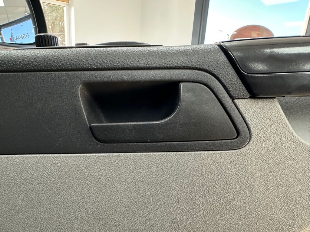 Used Volkswagen Transporter 2014 for sale - 76454221: Photo 30