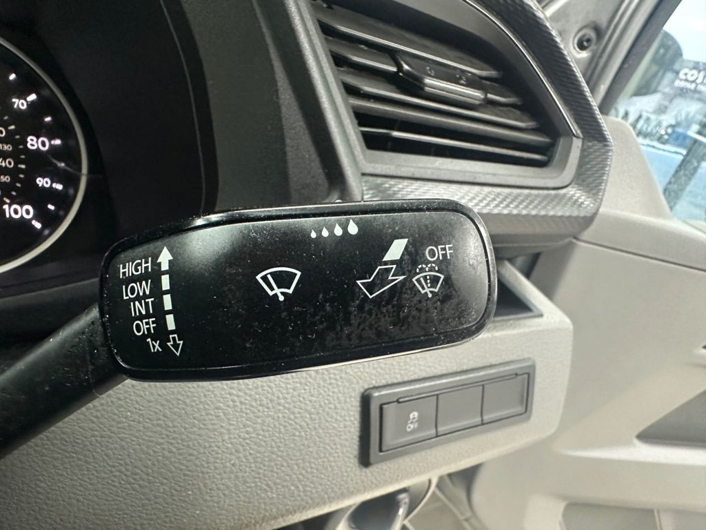 Used Volkswagen Transporter 2021 for sale - 77642198: Photo 35