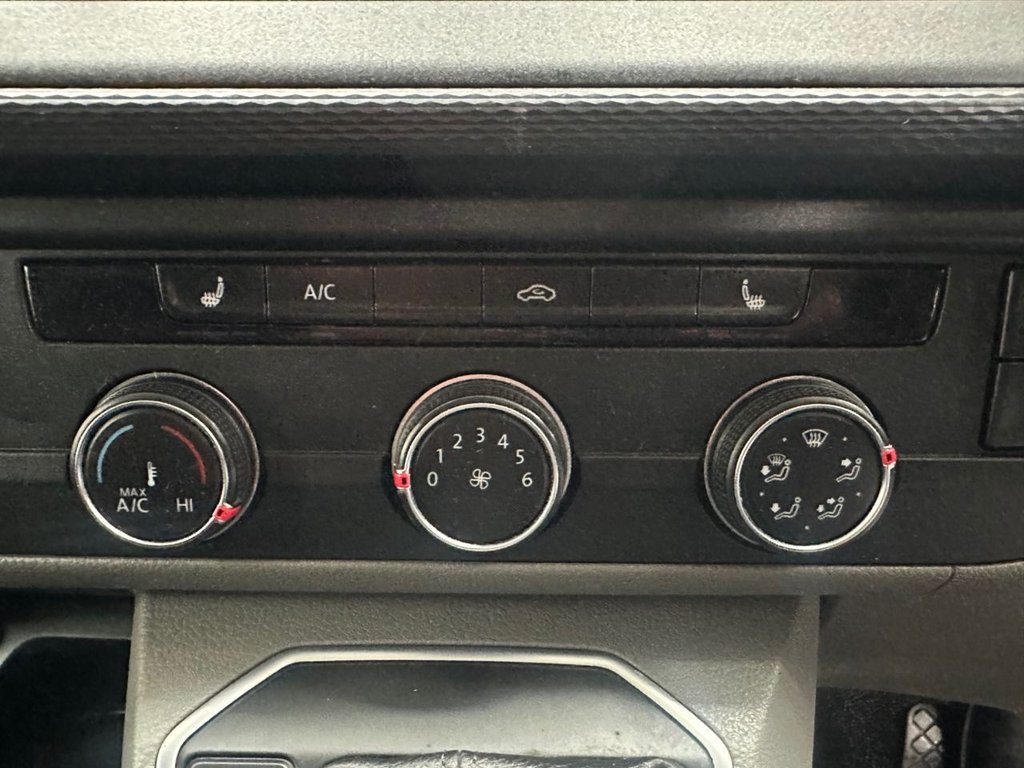 Used Volkswagen Transporter 2021 for sale - 77642198: Photo 41