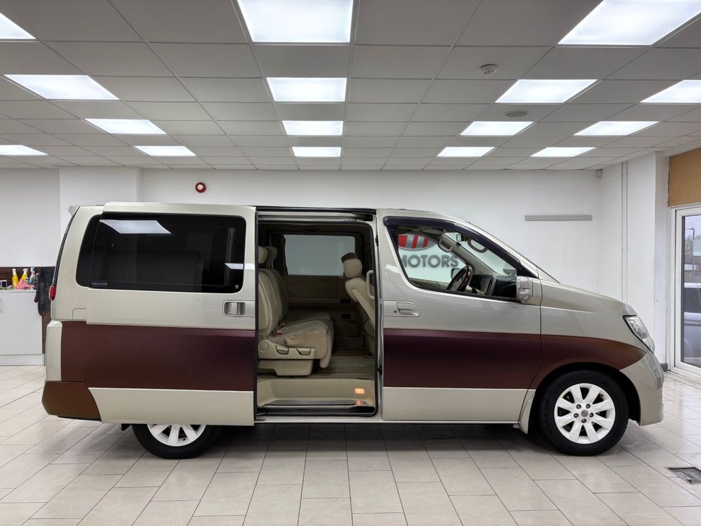 Used Nissan Elgrand 2021 for sale - 77369026: Photo 10