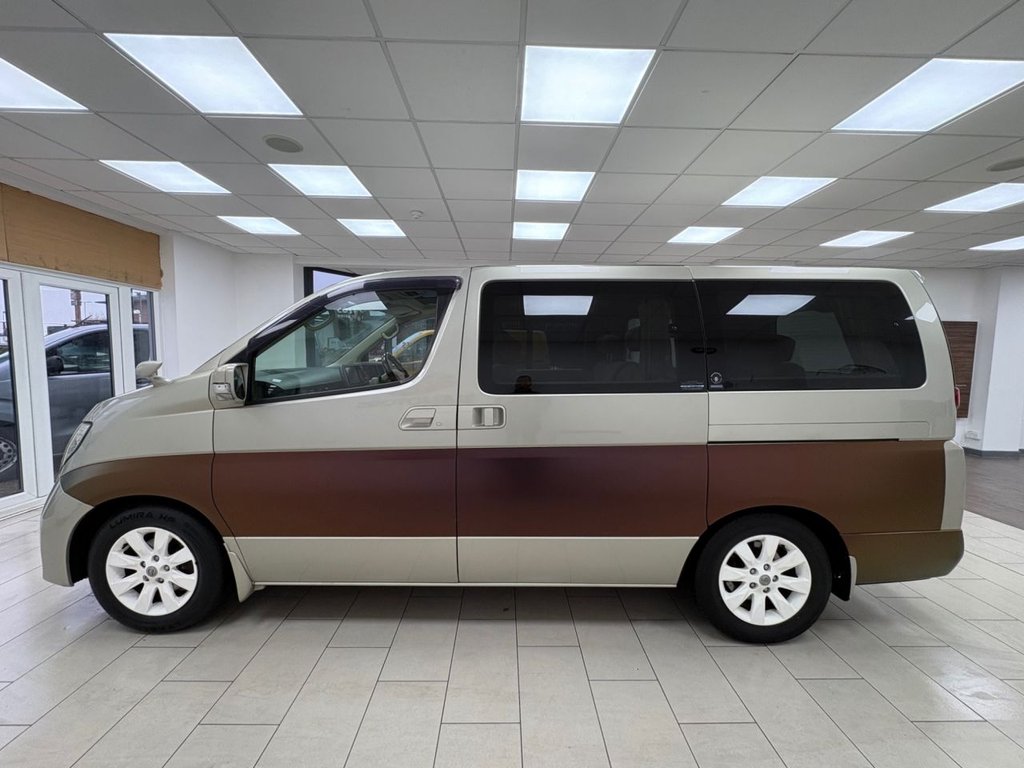 Used Nissan Elgrand 2021 for sale - 77369026: Photo 11