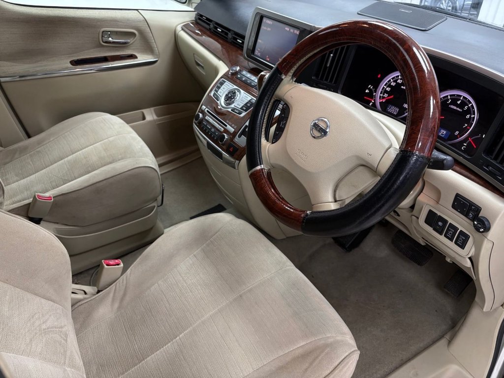 Used Nissan Elgrand 2021 for sale - 77369026: Photo 3